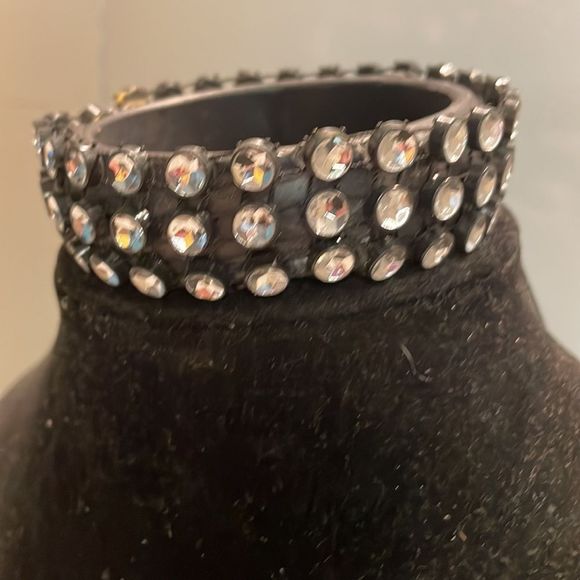 8” Retro 1990s black leather cuff bracelet & 78 bezel set studded crystals - Picture 4 of 9